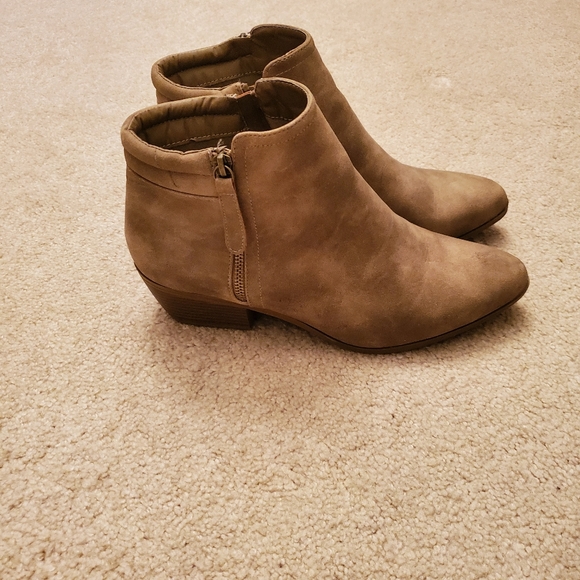 Tan Ankle Boots - Picture 1 of 4